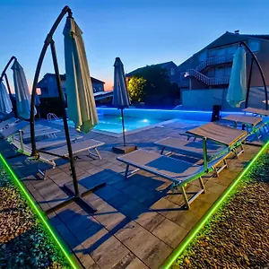 Apartmán Lea With Pool, Malinska